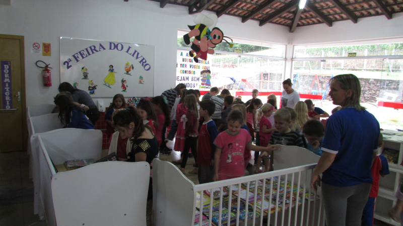 EMEI Paraíso da Criança realizada 2ª Feira do Livro